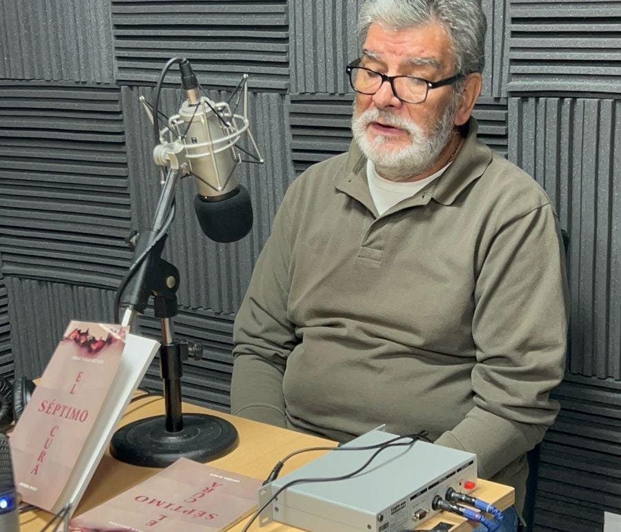 Jorge Tobar en el estudio Marcelo Chiaradía, FM 89.3