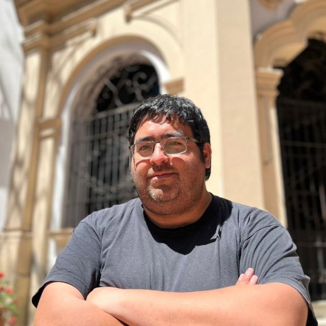 Isaac Castro, docente, escritor, poeta
