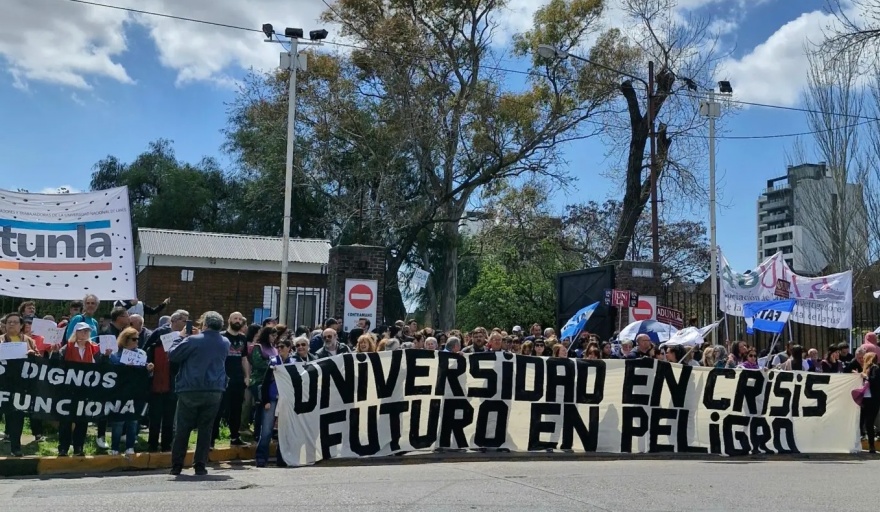 universidad en peligro