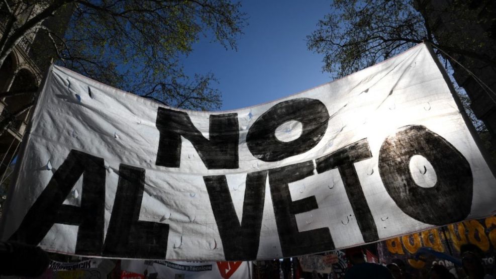 NO AL VETO