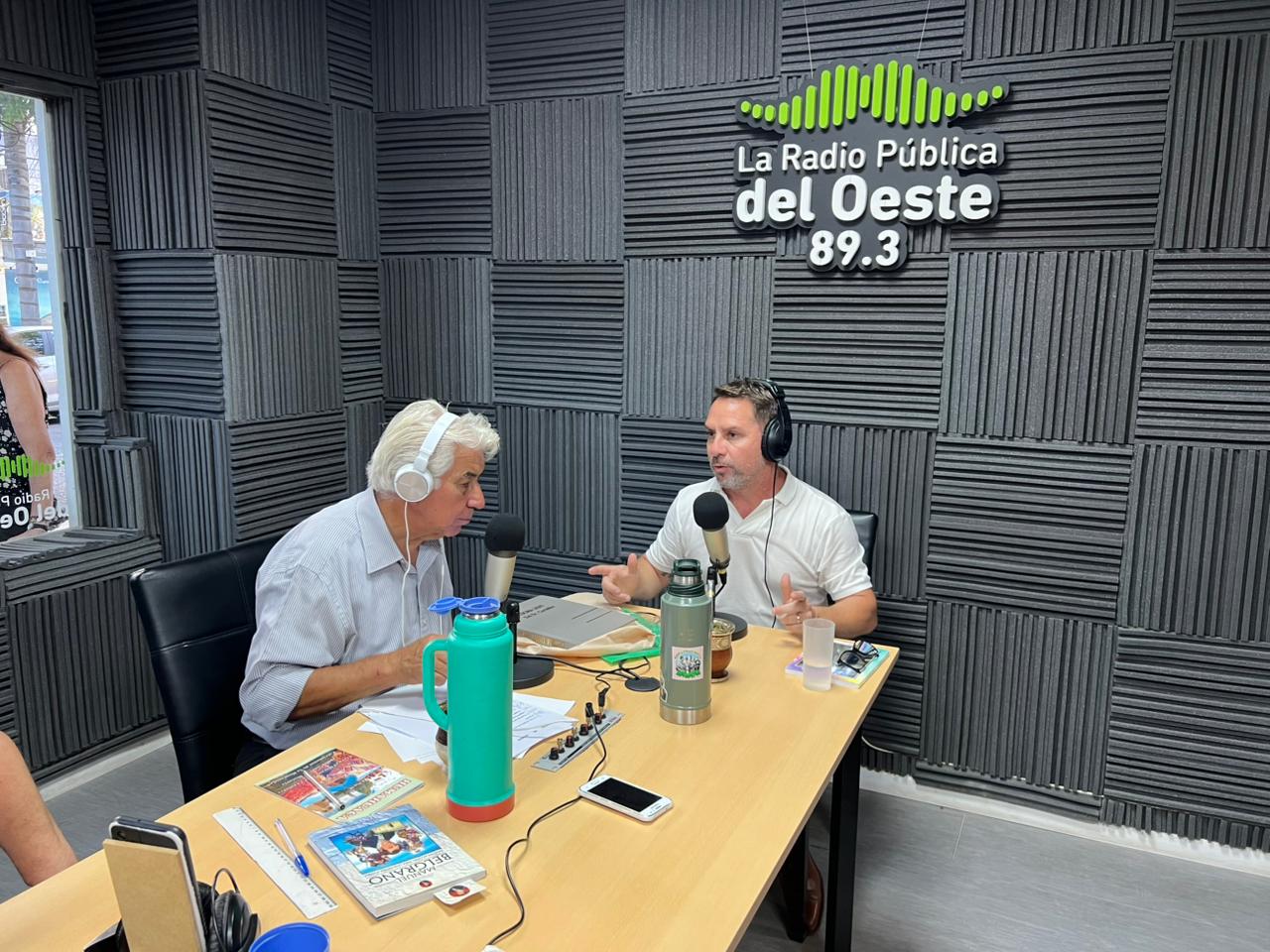 El intendente Pablo Descalzo junto a Horacio Mena, en De Amigo a Amigo