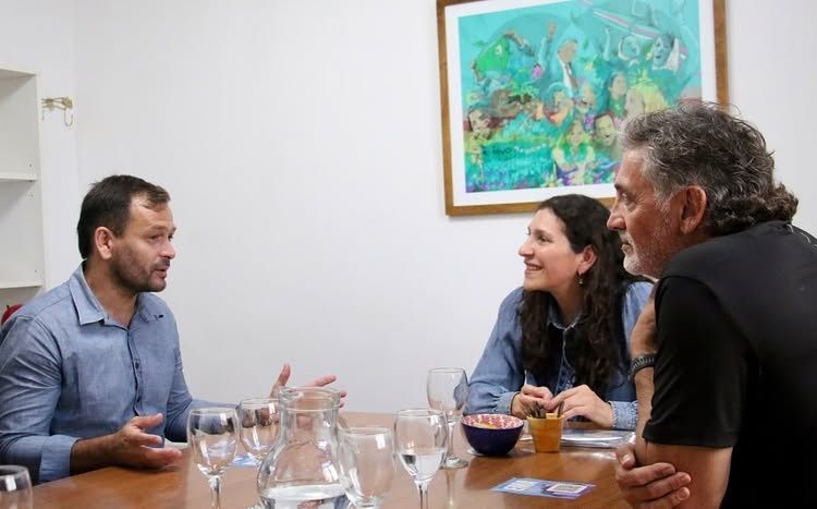 Akerman junto a la senadora Monica Macha