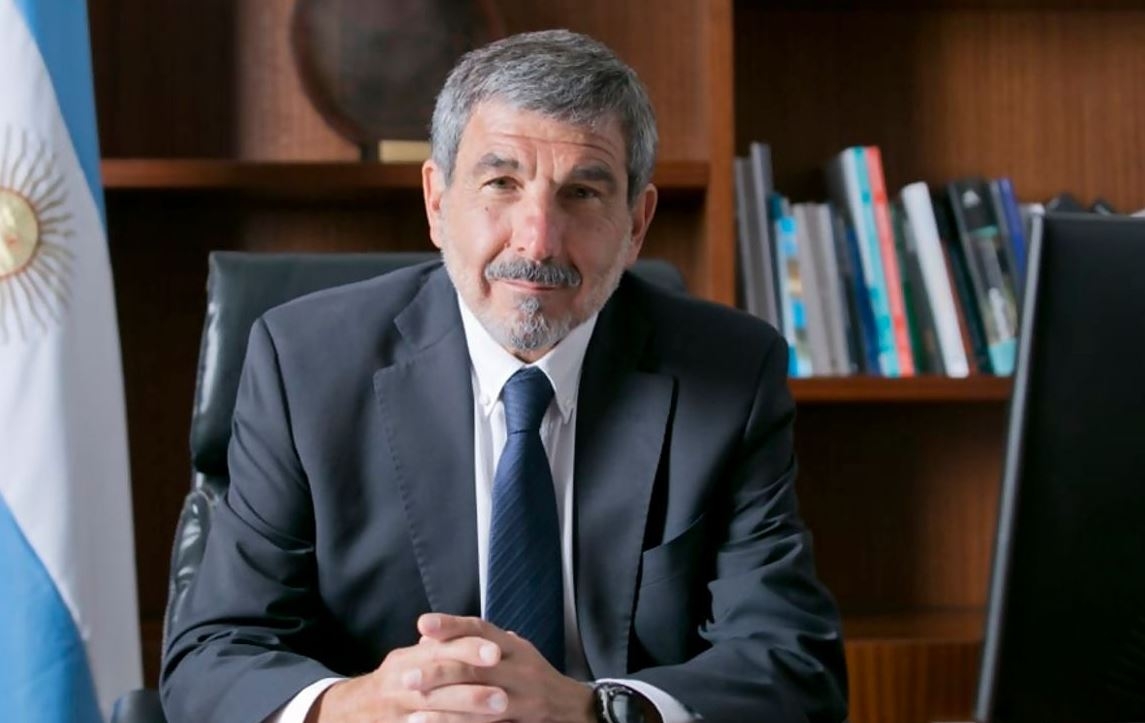 El Presidente de la Comisión de Investigaciones Científicas de la Provincia de Buenos Aires y exministro de Ciencia y Tecnología de la Nación, Roberto Salvarezza dialogó con Estación Ituzaingó (Lun a Vier 9 a 11 hs) sobre el desfinanciamiento que lleva adelante el Gobierno nacional en el campo científico y las privatizaciones en el sector energético.