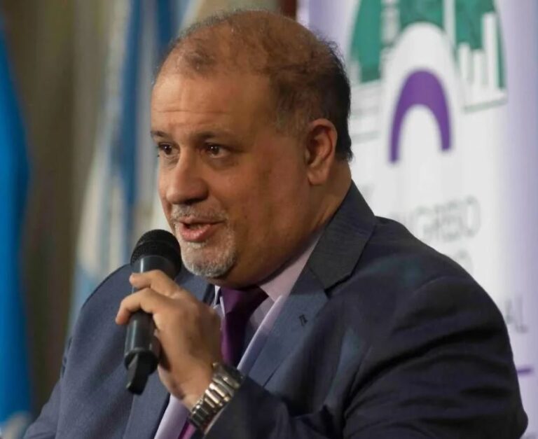 Fabian Medina, Economista y Docente