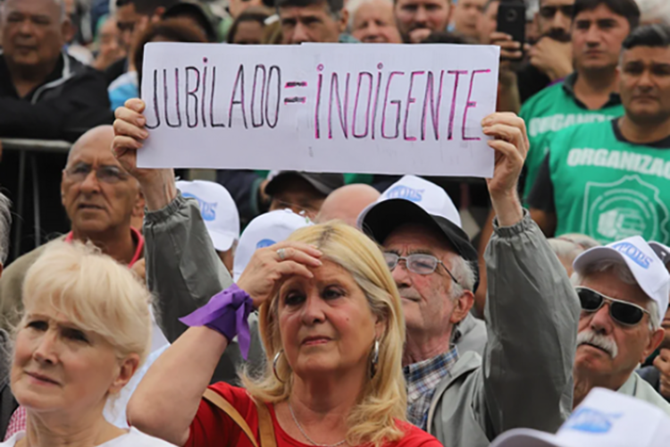 jubilado=indigente. Actualmente un jubilado necesita 1.2M para no ser pobre y la mínima está en 300k
