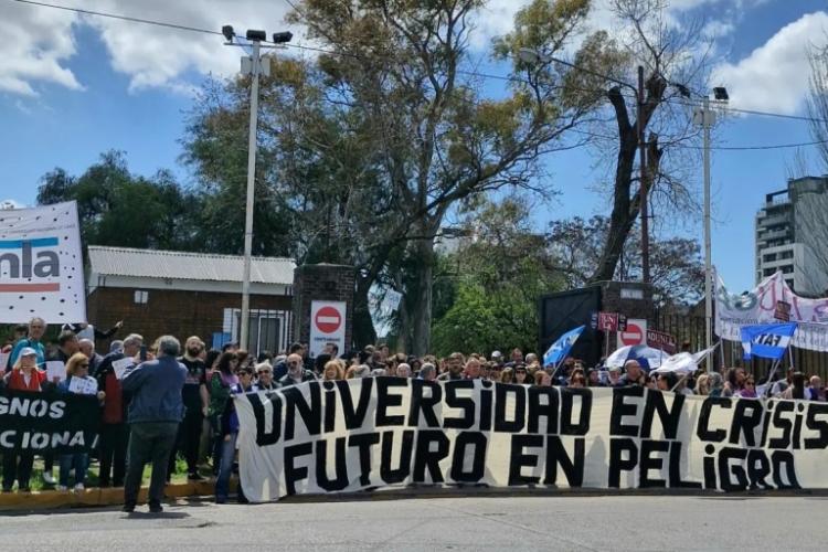 universidad en peligro