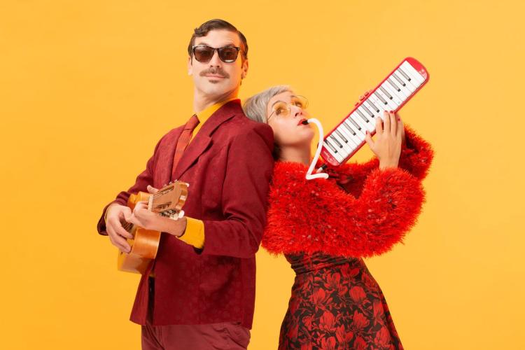 Tomás Buccella y Flor Sartelli, actores de Sueño con Canciones