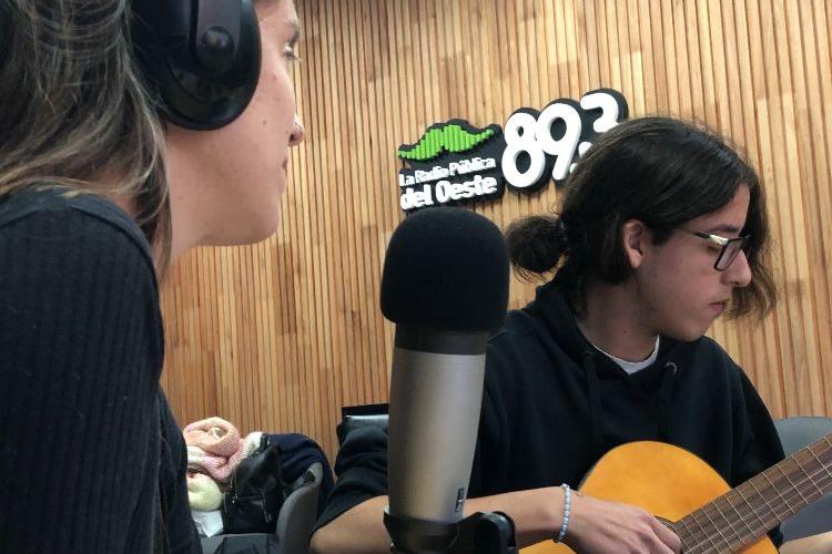 Acustico En La Radio Publica del Oeste