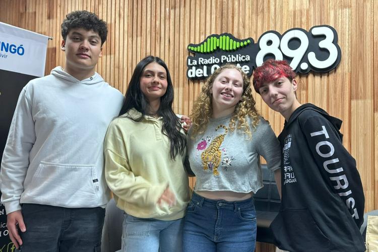 Los cradores de Workly en el estudio de La Radio Pública del Oeste