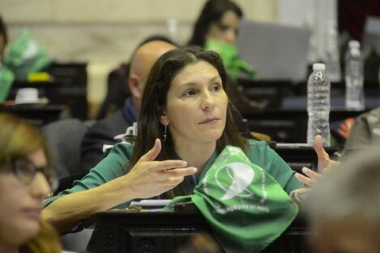 Monica Macha en el congreso