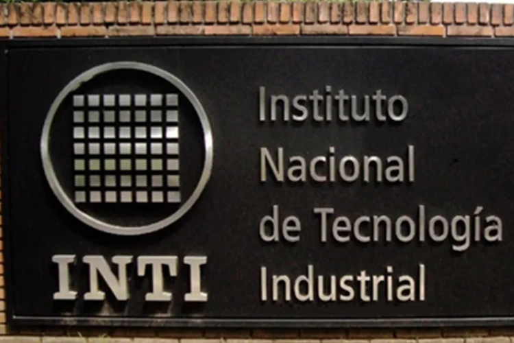 Julian Beviglia, Trabajador del INTI