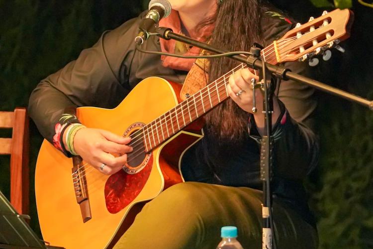DIANA RAMUNDEY PRESENTA SU NUEVO MATERIAL