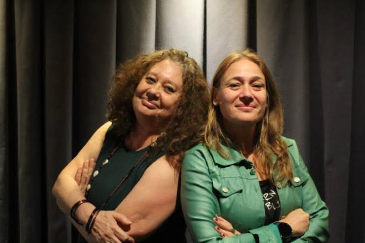 Natalia Vinelli y su compañera directora del documental de Norma Pla